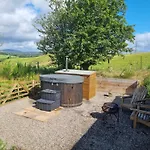 Luxury Glamping Pods - The Heft & The Hirsel
