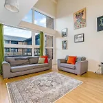 4Bed Finnieston Skyhigh Duplex