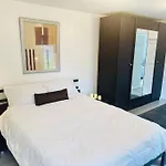 Entire Private 1 Bedroom - Guest Suite In Glasgow