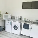 Entire Private 1 Bedroom - Guest Suite In Glasgow