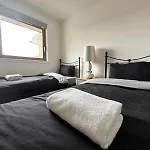 2 Bed Entire Upper Cottage Flat In Central Glasgow