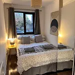 Brightcentral Apartment With Parking