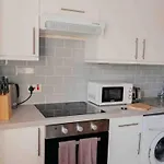 Glasgow City - 1 Bedroom Apartment