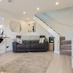 Bonnie Home, Queens Park, City Centre And Hampden Stadium Nearby