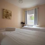 Homely Flat Close To Centre With Free Parking