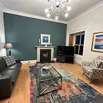 Principal Apartments - Crown Circus Duplex Apartment