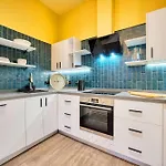 Grand Central Station 2 Bed Apartment A1
