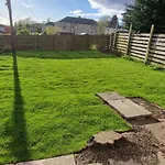 Archillects Entire Two Bedroom Comfy House - Free Parking
