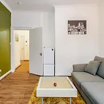 Newly Furnished Flat 4 Minutes Walk To Metro