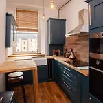 Stunning 2 Bed In Ideal Location