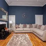 Stunning 2 Bed In Ideal Location