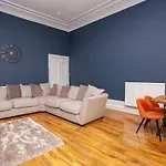 Stunning 2 Bed In Ideal Location