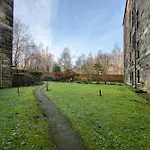 Stylish 3-Bedroom Apartment In Central Glasgow