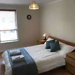 Apartment In Heart Of West End- Parking Space- Spacious- Near Glasgow University And Kelvingrove Art Gallery