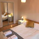 Apartment In Heart Of West End- Parking Space- Spacious- Near Glasgow University And Kelvingrove Art Gallery