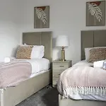 Charlotte Apartment