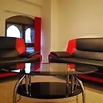 Glasgow Central Clock Tower Boutique Suites And Bistro
