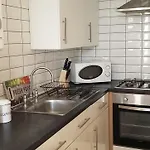 2 Bed Apartment Finnieston