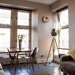 Anchored - Unique Apartment In Glasgow\'S West End