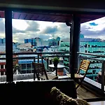 Glasgow City Centre Penthouse With Parking - 3 Bedrooms, 3 Bathrooms, 1 Living Room/Kitchen - Huge Terrace