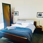 Glasgow City Centre Penthouse With Parking - 3 Bedrooms, 3 Bathrooms, 1 Living Room/Kitchen - Huge Terrace