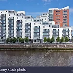2 Bedroom Luxury Apartment In Glasgow West End