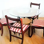 2 Bedroom Dennistoun Apartment With A Balcony