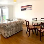 2 Bedroom Dennistoun Apartment With A Balcony