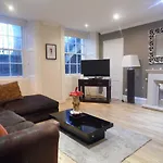 West End -Stunning, 2 Bedroom, Main Door Flat With Private Parking
