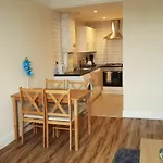 2 Bed Apartment Finnieston