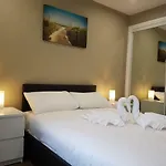 Glasgow 3 Bedroom Luxury Apartment