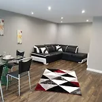 Glasgow 3 Bedroom Luxury Apartment