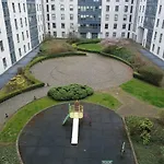 Glasgow 3 Bedroom Luxury Apartment