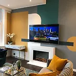 2 Bed Chic Apartment In Glasgow City Centre