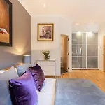 Charing Cross 3 - 4Bed-Historical - Townhouse In City