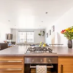 Cosy Apartment In Quiet City-Centre With Car Park