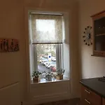 Great Location 1 Bedroom Scotstoun Flat