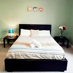 Three Bed Holiday Home In Glasgow