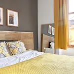Luxurious Glasgow Apartment Nr Subway
