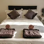 Carnock Road Apartment - Silverburn Shopping Centre