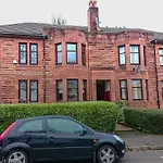 Carnock Road Apartment - Silverburn Shopping Centre