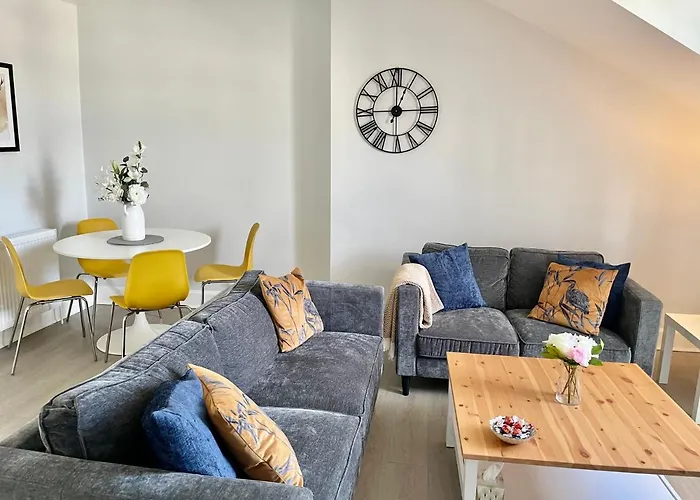 Bright & Cosy Glasgow City Apartment