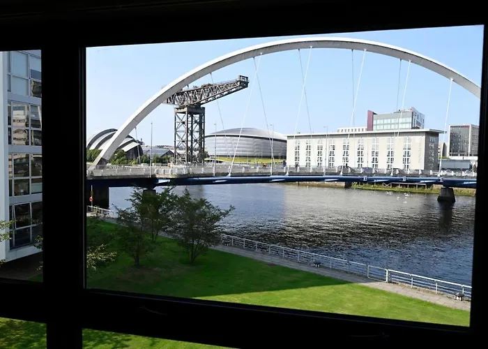 Sec/ Hydro Two Bed Flat With Free Parking And Great View