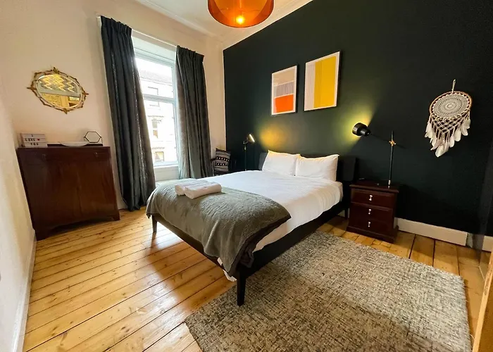 Glasgow West End Apartment - Botanic Gardens