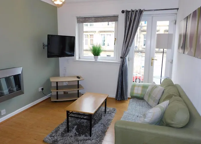 1 Bedroom Apt In Glasgow\'S Southside, Close To Bars And Restaurants