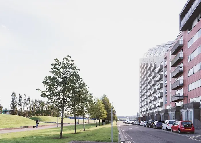 Pass The Keys Lovely 2-Bed Flat Glasgow Harbour Free Parking