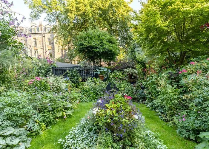 Beautiful Double Room In Idyllic West End Townhouse