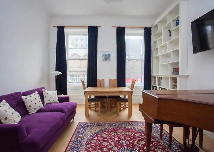 Pass The Keys Artistic And Stylish 2 Bedroom Flat In City Centre