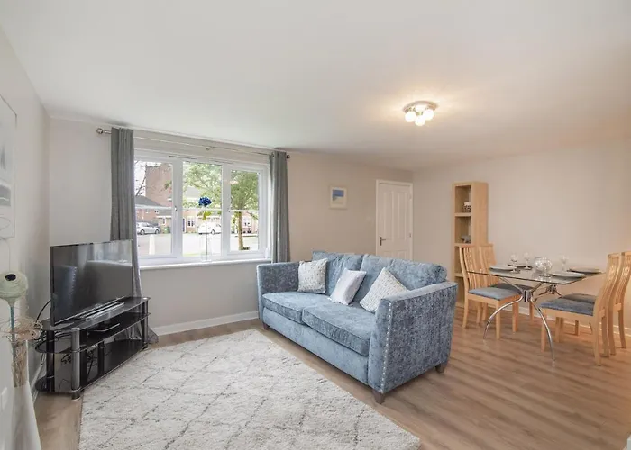 The Nelson - Spacious City Property And Free Parking