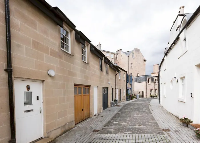 Pass The Keys Beautiful Unique 3Bed Mews Cottage House